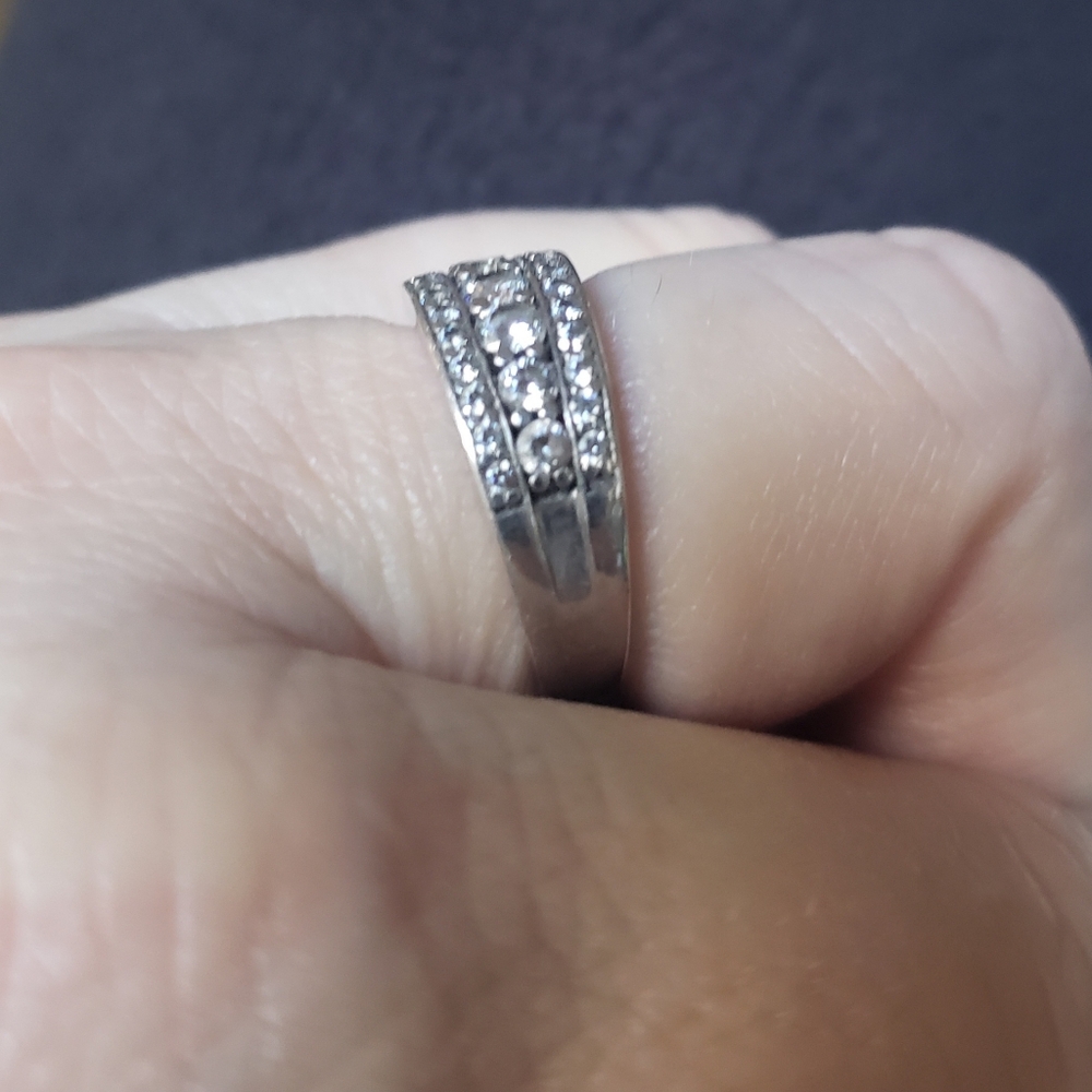 DIAMONIQUE BAND RING - Picture 3 of 8